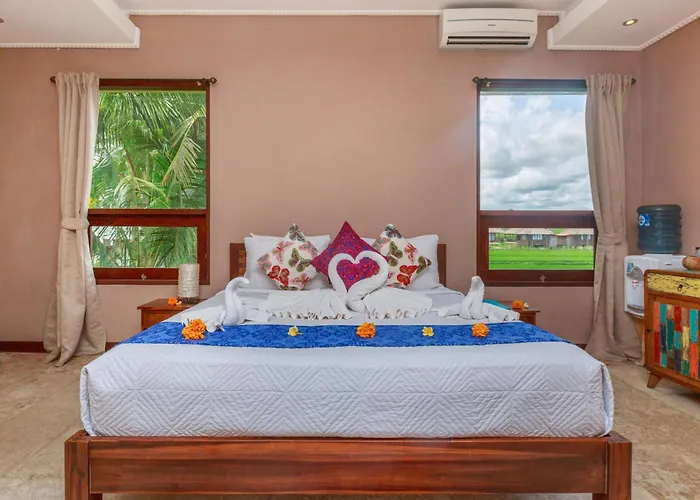 Solo Villas & Retreat